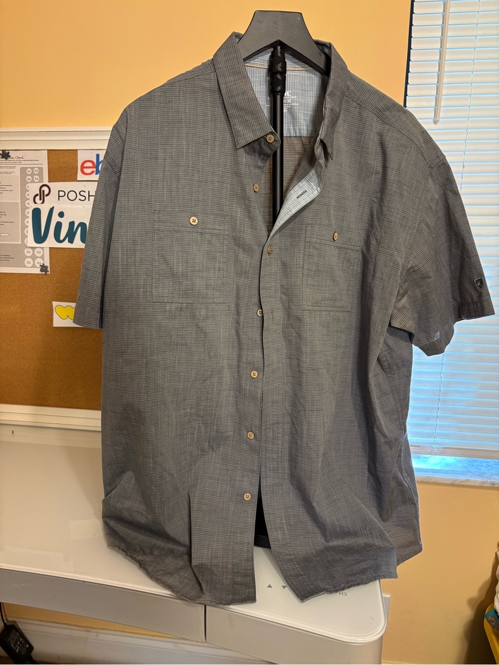 Kuhl Men's Short-Sleeve Button-Down Shirt in Gray